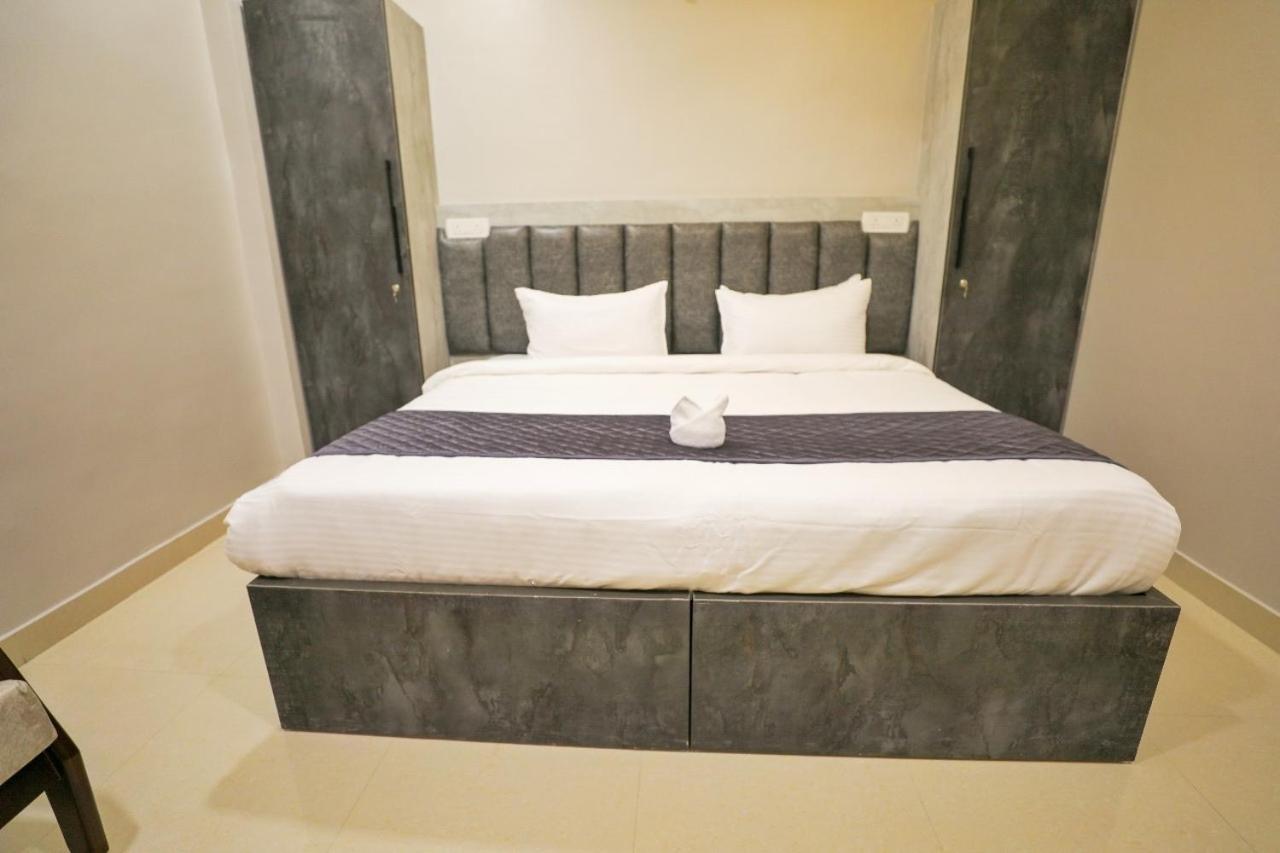 Hotel Ceasta, Beside Us Consulate Hyderabad, Gachibowli Gundipet Exteriör bild