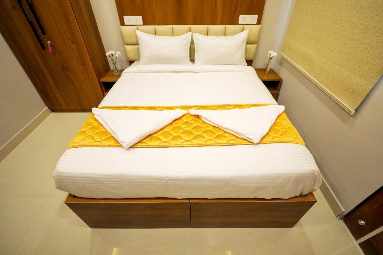 Hotel Ceasta, Beside Us Consulate Hyderabad, Gachibowli Gundipet Exteriör bild