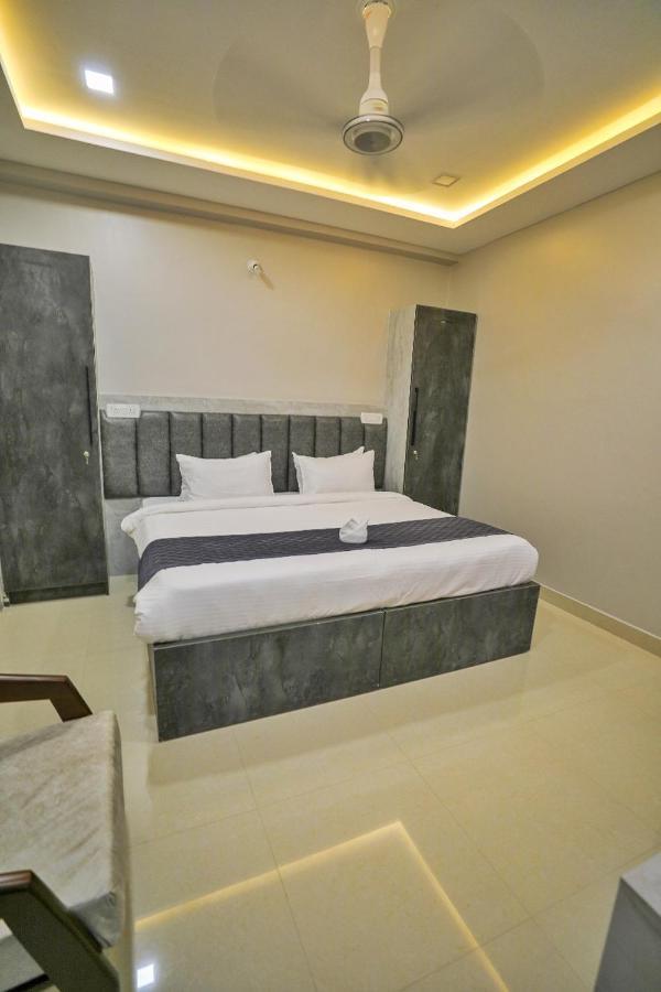 Hotel Ceasta, Beside Us Consulate Hyderabad, Gachibowli Gundipet Exteriör bild